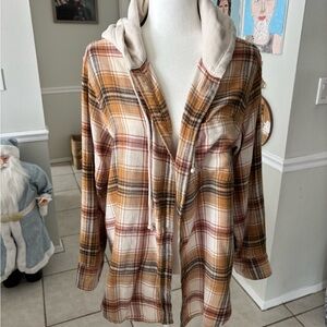 American Eagle Outfitters Tan and Brown Plaid Shirt